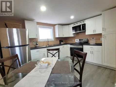 2045 River Road West Wasaga Beach ON L9Z 2W1