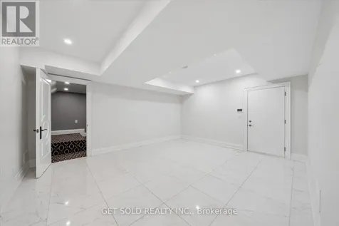 5040 Mount Nemo Crescent Burlington ON L7M 0T6