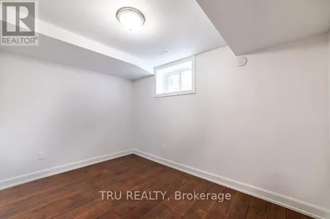 2424 Iris Street Ottawa ON K2C 1C6
