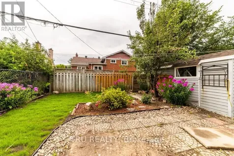 2424 Iris Street Ottawa ON K2C 1C6