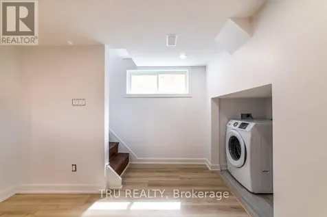 2424 Iris Street Ottawa ON K2C 1C6