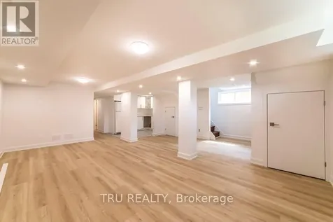 2424 Iris Street Ottawa ON K2C 1C6