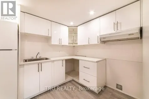 2424 Iris Street Ottawa ON K2C 1C6