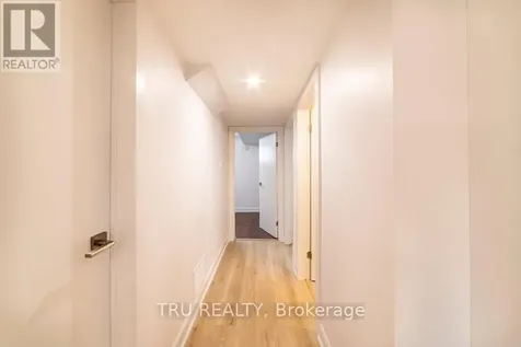 2424 Iris Street Ottawa ON K2C 1C6