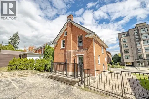 177 Regina Street North Waterloo ON N2J 3B4
