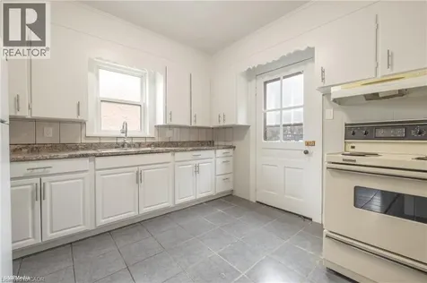 177 Regina Street North Waterloo ON N2J 3B4