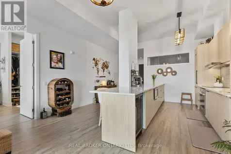 185 Dunlop Street East Barrie (lakeshore) ON L4M 0L7