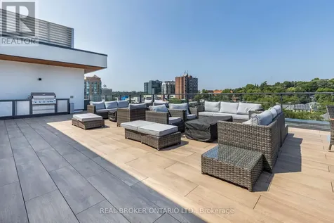185 Dunlop Street East Barrie (lakeshore) ON L4M 0L7