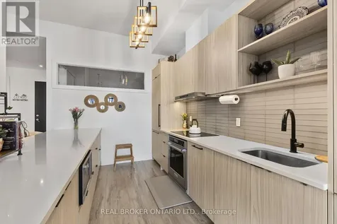 185 Dunlop Street East Barrie (lakeshore) ON L4M 0L7