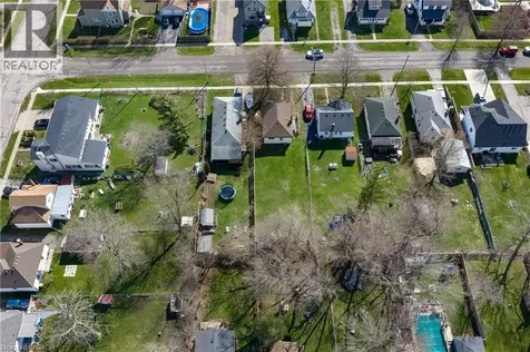 152 High Street Fort Erie ON L2A 3R1