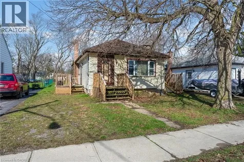152 High Street Fort Erie ON L2A 3R1