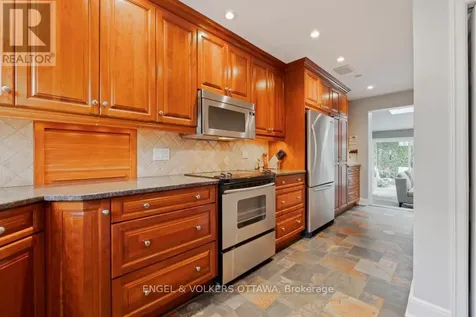 215 Springfield Road Ottawa ON K1M 0L1