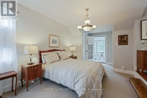 215 Springfield Road Ottawa ON K1M 0L1