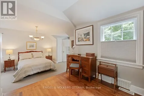 215 Springfield Road Ottawa ON K1M 0L1