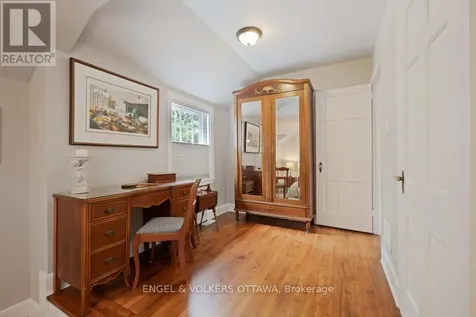 215 Springfield Road Ottawa ON K1M 0L1