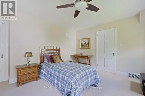 215 Springfield Road Ottawa ON K1M 0L1