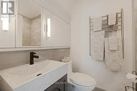 215 Springfield Road Ottawa ON K1M 0L1
