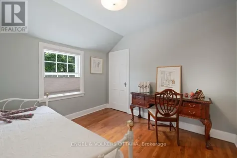 215 Springfield Road Ottawa ON K1M 0L1