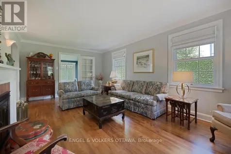 215 Springfield Road Ottawa ON K1M 0L1