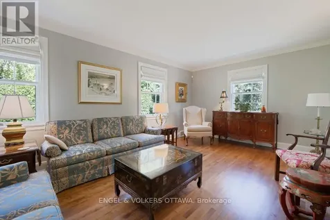 215 Springfield Road Ottawa ON K1M 0L1
