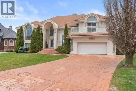 4572 Lake Grande Court Windsor ON N9G 2R3