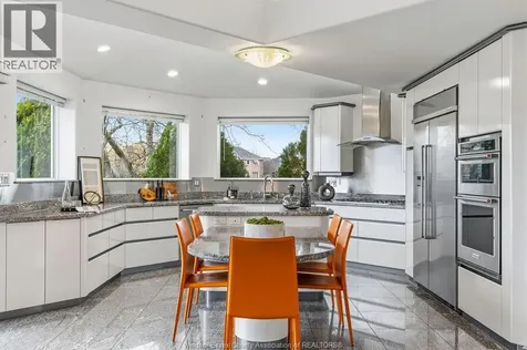 4572 Lake Grande Court Windsor ON N9G 2R3