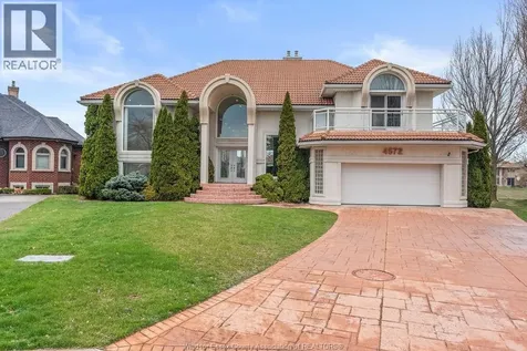 4572 Lake Grande Court Windsor ON N9G 2R3