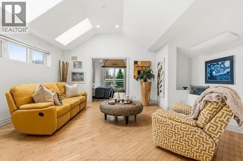 4572 Lake Grande Court Windsor ON N9G 2R3