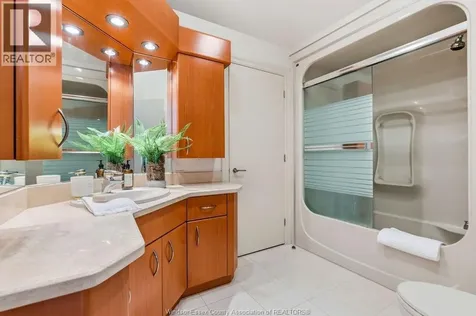 4572 Lake Grande Court Windsor ON N9G 2R3