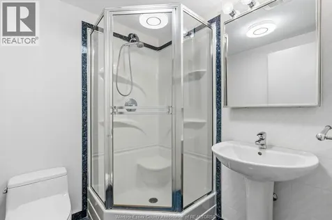 4572 Lake Grande Court Windsor ON N9G 2R3