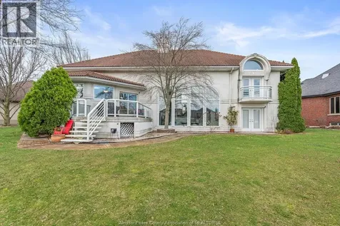 4572 Lake Grande Court Windsor ON N9G 2R3