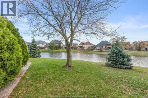 4572 Lake Grande Court Windsor ON N9G 2R3