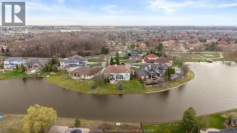 4572 Lake Grande Court Windsor ON N9G 2R3