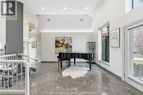 4572 Lake Grande Court Windsor ON N9G 2R3