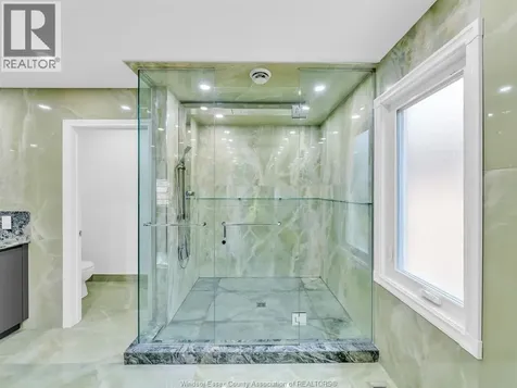 1098 Stoneybrook Crescent Windsor ON N9G 2Y3