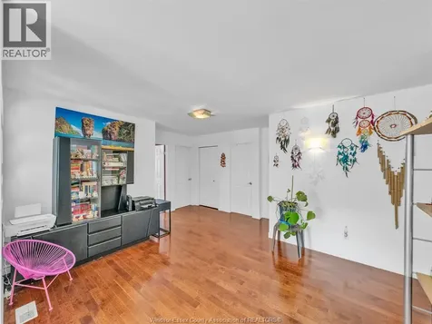 1098 Stoneybrook Crescent Windsor ON N9G 2Y3