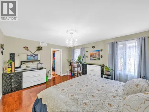1098 Stoneybrook Crescent Windsor ON N9G 2Y3
