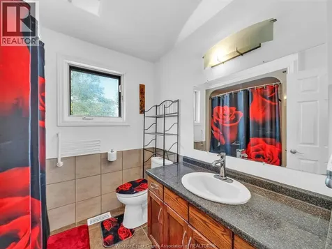 1098 Stoneybrook Crescent Windsor ON N9G 2Y3
