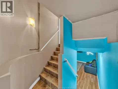1098 Stoneybrook Crescent Windsor ON N9G 2Y3