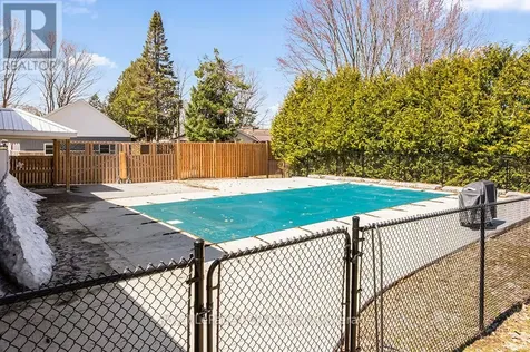 144 Loucks Lane Chatsworth ON N0H 1G0
