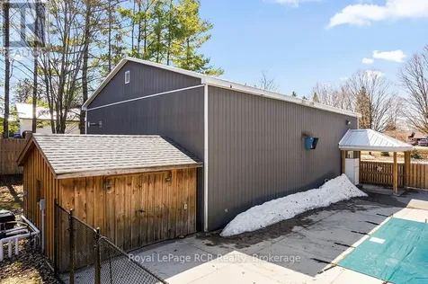 144 Loucks Lane Chatsworth ON N0H 1G0