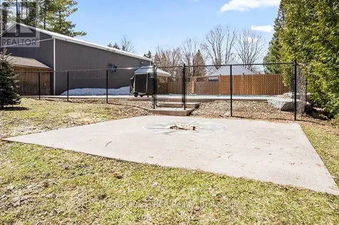 144 Loucks Lane Chatsworth ON N0H 1G0