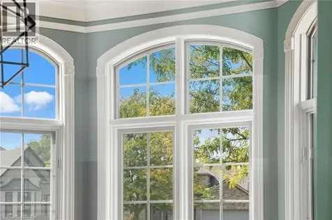 20 Zavarella Court Paris ON N3L 4H3