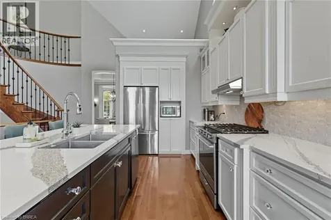 20 Zavarella Court Paris ON N3L 4H3