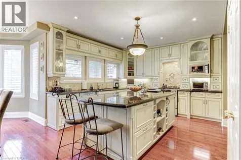 4278 Clubview Drive Burlington ON L7M 4X1