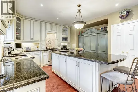4278 Clubview Drive Burlington ON L7M 4X1