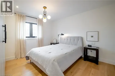 2433 Trevor Drive Oakville ON L6L 5C4