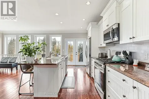 73 Findlay Drive Collingwood ON L9Y 0G6