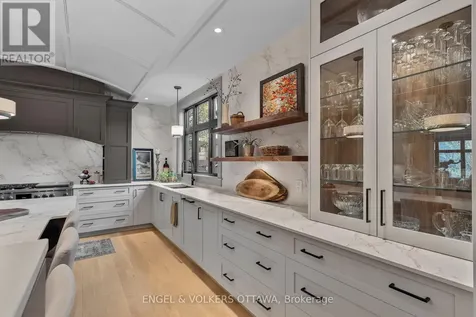 37 Clarendon Avenue Ottawa ON K1Y 0P3