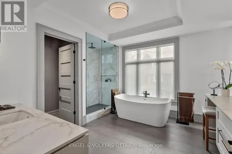 37 Clarendon Avenue Ottawa ON K1Y 0P3